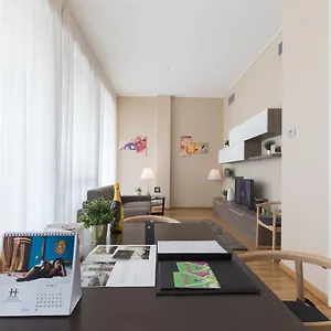 Hemeras Boutique Homes - Design Near Duomo Cathedral Apartment Mailand